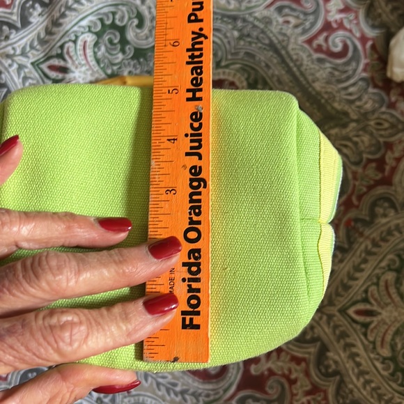 NWT - Tiannl- Handbag with beautiful bright colors and a great bamboo handle. - Picture 10 of 11